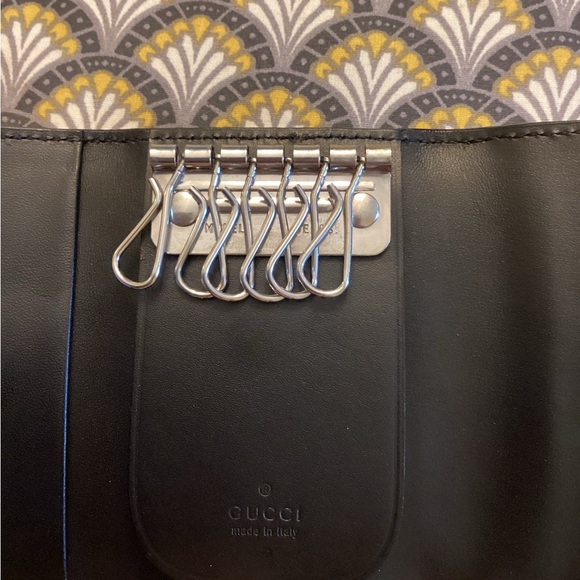 SALE ♥️ Authentic GUCCI leather Key Holder Case, super sleek piece - Picture 9 of 14